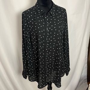 Fred David black top with small white polka dots 1x